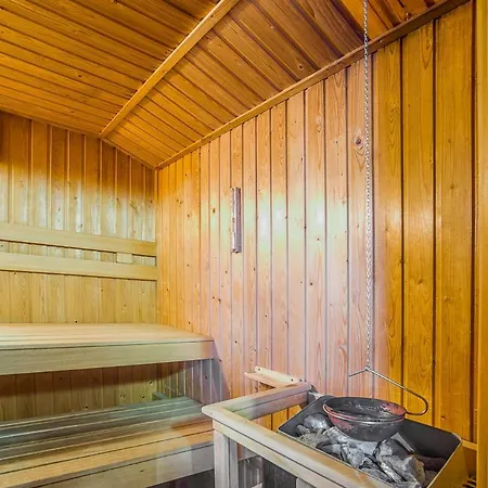 Villa Partyhaz Godollo