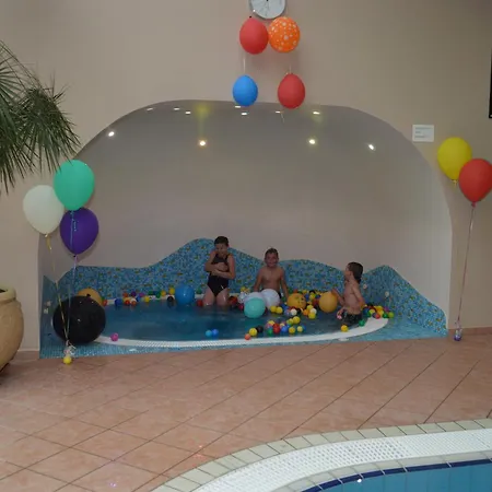 Villa Partyhaz Godollo