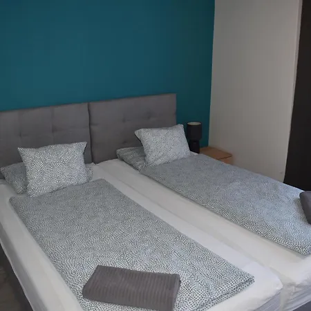 וילה Partyhaz Gödöllő