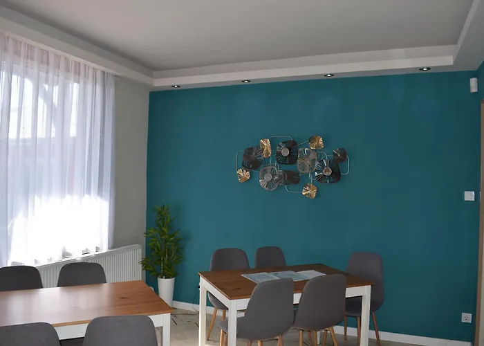 Partyhaz Villa