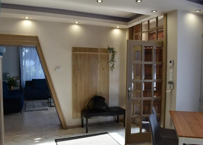 Partyhaz Villa